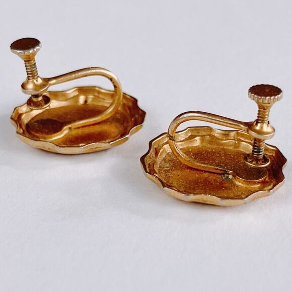 VTG 1950s Reverse Painted Glass Floral Screw Back Earrings Gold Tone - Picture 8 of 9